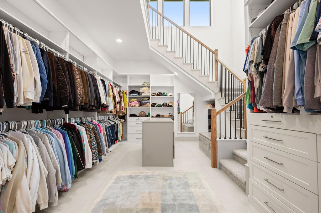 900 Bristol Creek BND, Austin, TX 78738