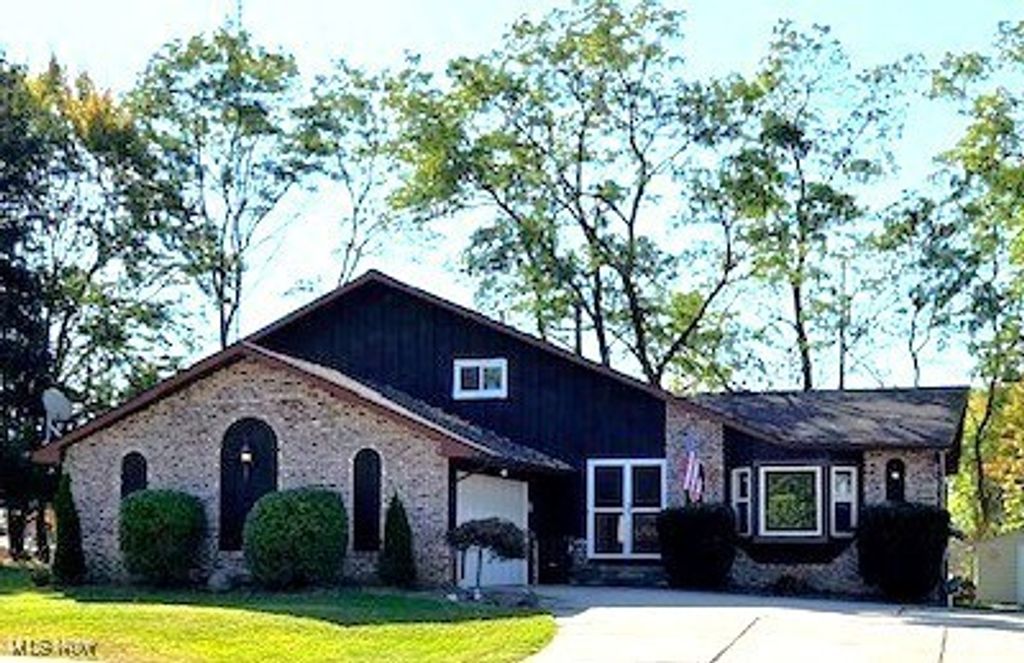 4803 Sassafras Drive, Parma, OH 44129