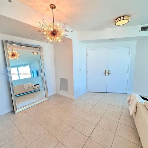 300 S Pointe Dr 704, Miami Beach, FL 33139