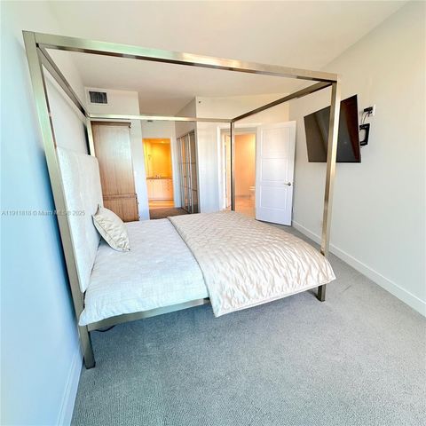 300 S Pointe Dr 704, Miami Beach, FL 33139