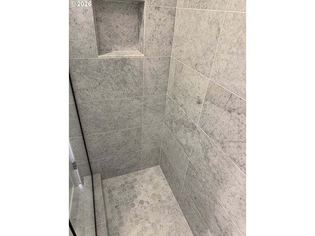 2134 Se BROOKLYN St, Portland, OR 97202