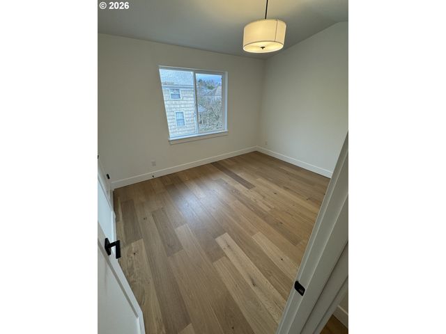 2134 Se BROOKLYN St, Portland, OR 97202