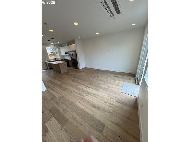 2134 Se BROOKLYN St, Portland, OR 97202