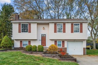 202 Cameron Dr, Cranberry Twp, PA 16066