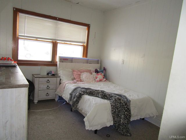 1309 N 1st Avenue, Escanaba, MI 49829