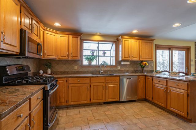 28 Peaslee Court, Hampstead, NH 03841