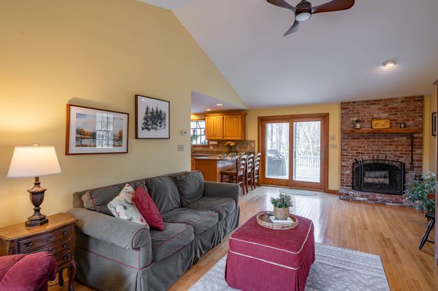28 Peaslee Court, Hampstead, NH 03841