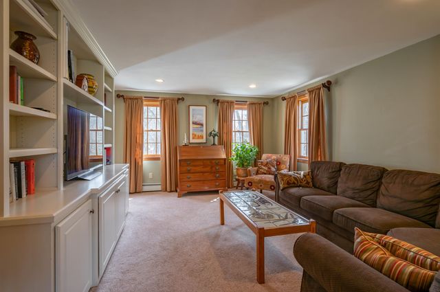 28 Peaslee Court, Hampstead, NH 03841