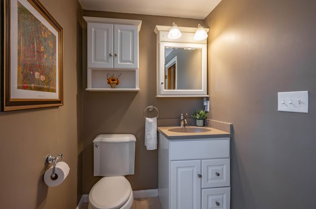 28 Peaslee Court, Hampstead, NH 03841