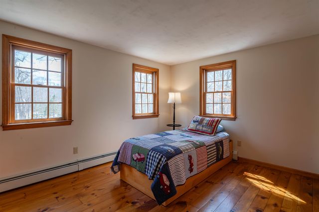 28 Peaslee Court, Hampstead, NH 03841