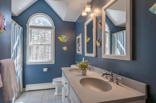 28 Peaslee Court, Hampstead, NH 03841