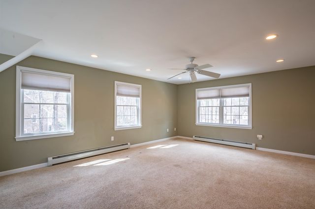 28 Peaslee Court, Hampstead, NH 03841