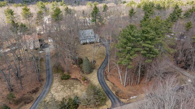 28 Peaslee Court, Hampstead, NH 03841