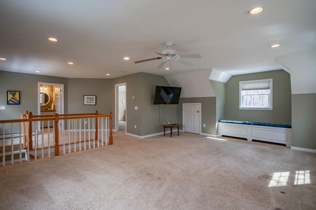 28 Peaslee Court, Hampstead, NH 03841