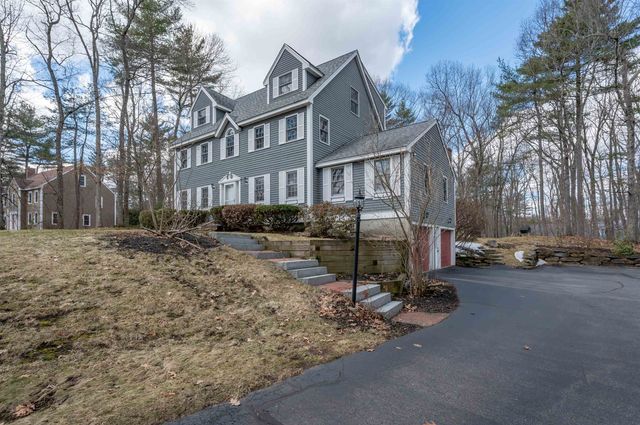 28 Peaslee Court, Hampstead, NH 03841