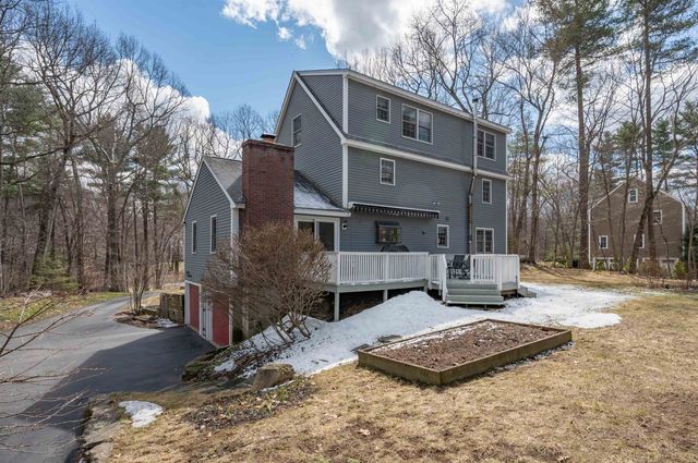 28 Peaslee Court, Hampstead, NH 03841