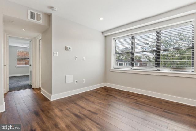 212 OAKWOOD ST SE #218, Washington, DC 20032