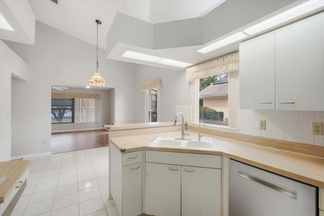 302 NORTHWAY DRIVE, Sun City Center, FL 33573