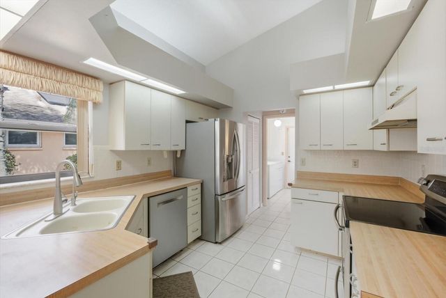 302 NORTHWAY DRIVE, Sun City Center, FL 33573