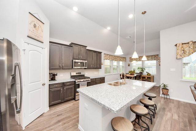 1859 Beau Banks Way, Alvin, TX 77511
