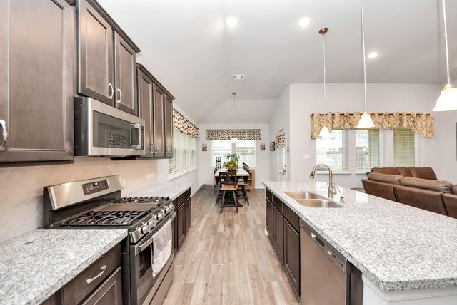 1859 Beau Banks Way, Alvin, TX 77511