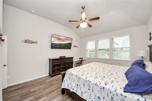 1859 Beau Banks Way, Alvin, TX 77511