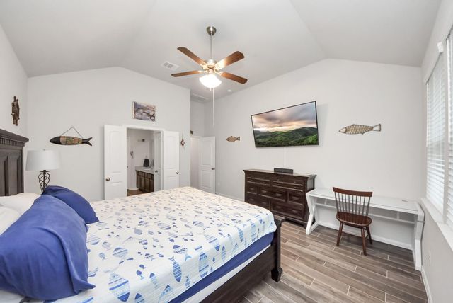1859 Beau Banks Way, Alvin, TX 77511