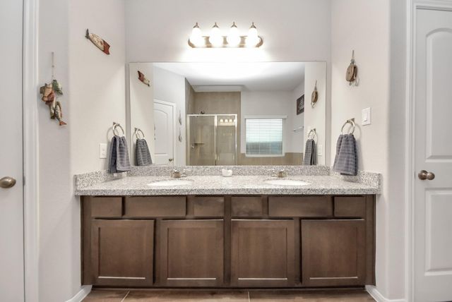 1859 Beau Banks Way, Alvin, TX 77511