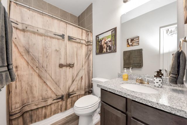 1859 Beau Banks Way, Alvin, TX 77511
