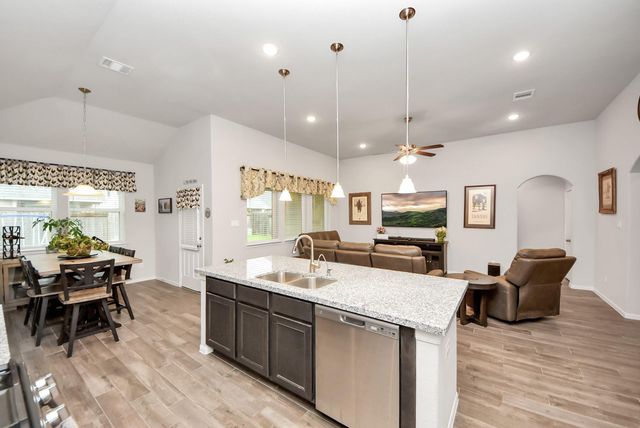 1859 Beau Banks Way, Alvin, TX 77511