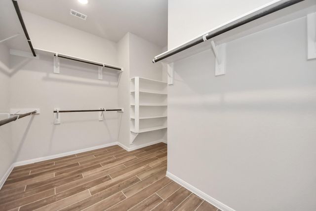 1859 Beau Banks Way, Alvin, TX 77511