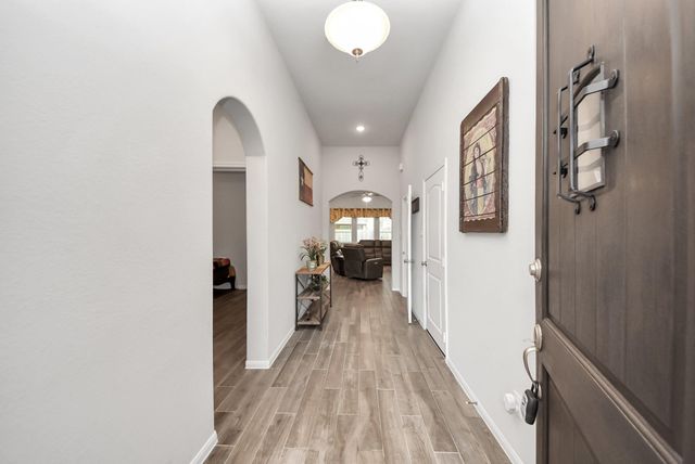 1859 Beau Banks Way, Alvin, TX 77511