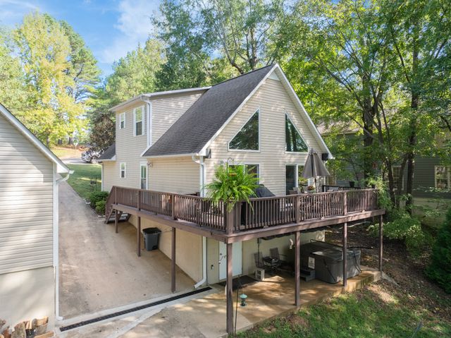 183 Featherfoot Pkwy Loop, Parsons, TN 38363