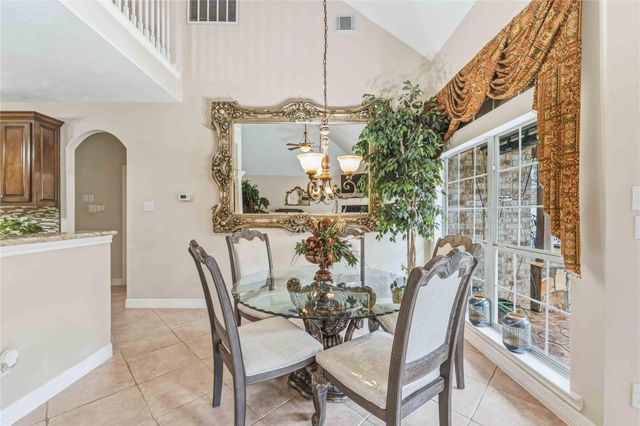 2914 Wilshire Lane, Baytown, TX 77521