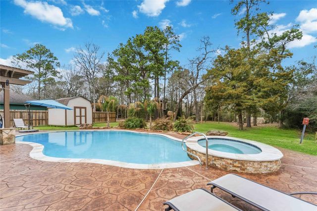 2914 Wilshire Lane, Baytown, TX 77521