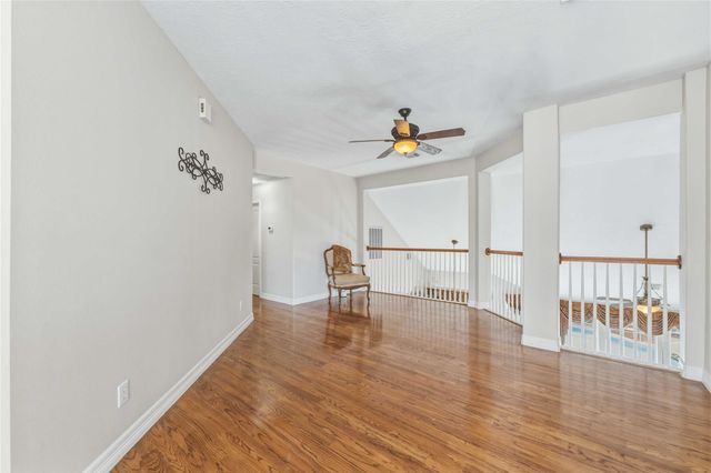 2914 Wilshire Lane, Baytown, TX 77521