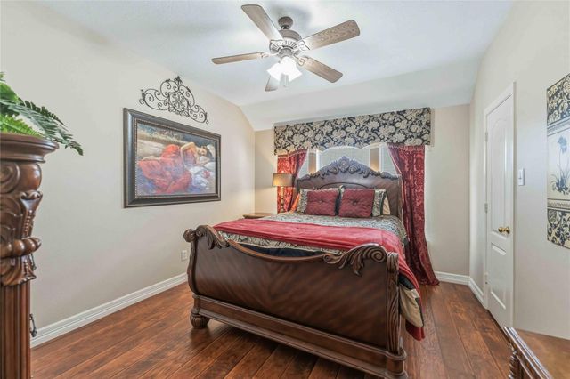 2914 Wilshire Lane, Baytown, TX 77521