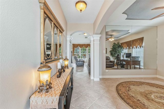 2914 Wilshire Lane, Baytown, TX 77521