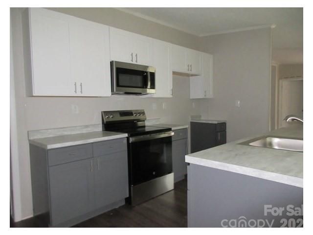 123 Josiah Lane, Hendersonville, NC 28792