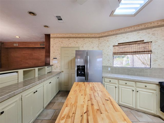 4717 Country Club View, Baytown, TX 77521