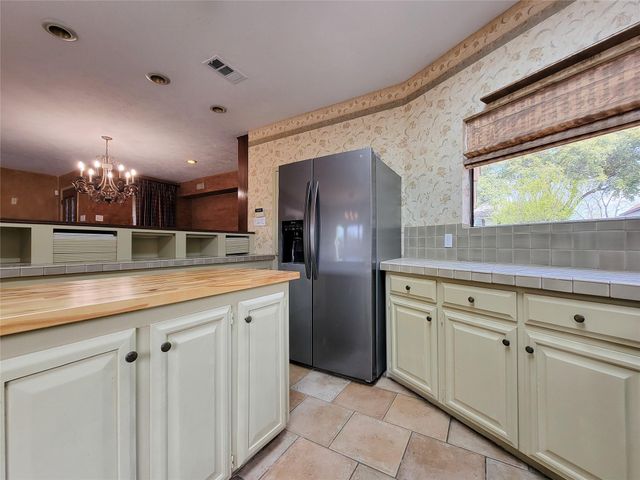4717 Country Club View, Baytown, TX 77521