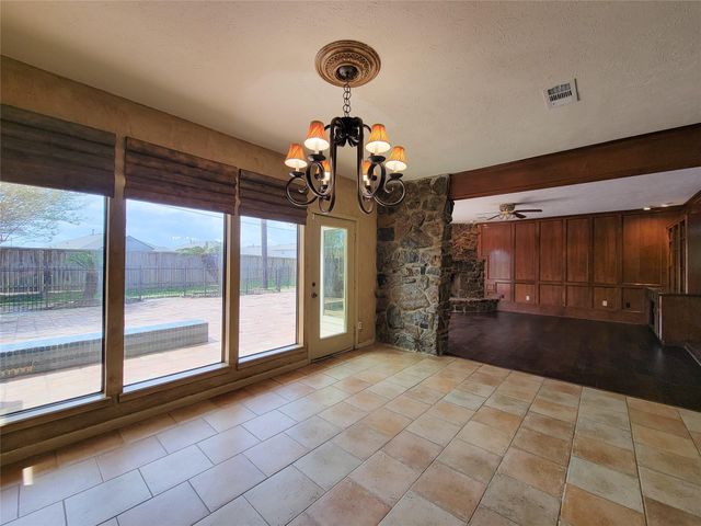 4717 Country Club View, Baytown, TX 77521