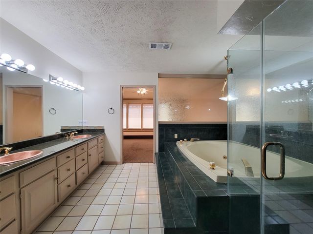 4717 Country Club View, Baytown, TX 77521