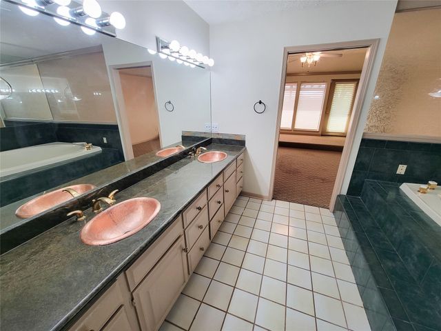 4717 Country Club View, Baytown, TX 77521