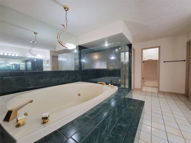 4717 Country Club View, Baytown, TX 77521