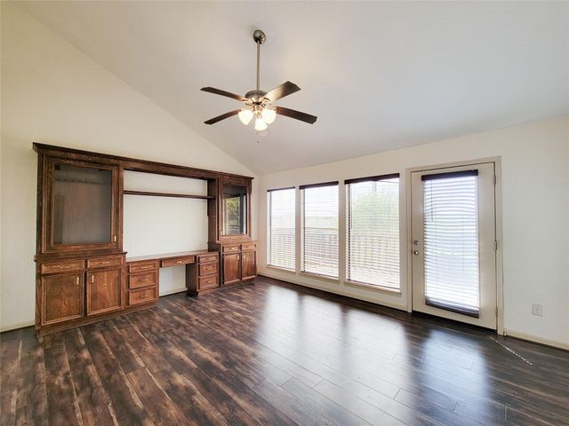 4717 Country Club View, Baytown, TX 77521