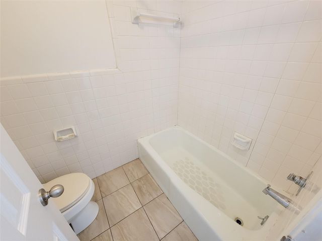 4717 Country Club View, Baytown, TX 77521