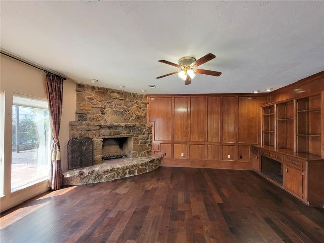 4717 Country Club View, Baytown, TX 77521