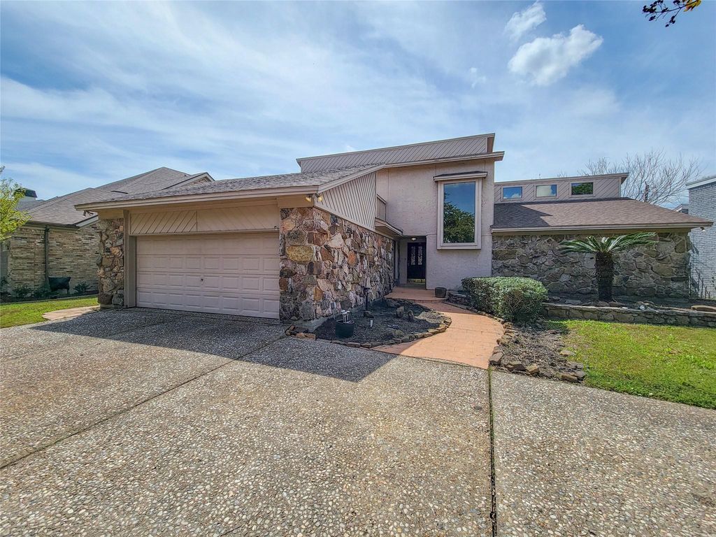 4717 Country Club View, Baytown, TX 77521