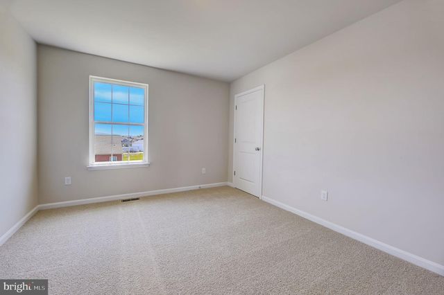 317 ORPINGTON, Martinsburg, WV 25403